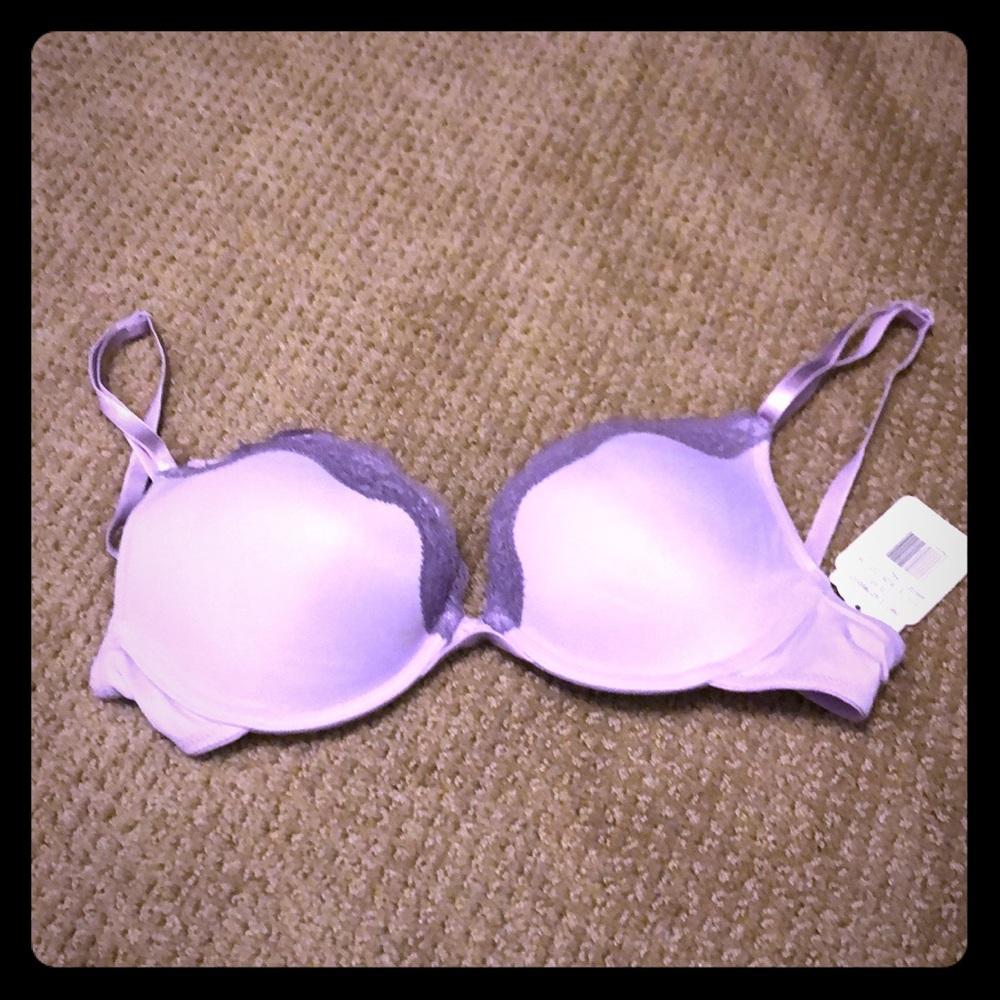 New with tags: lavender padded bra with lace trim